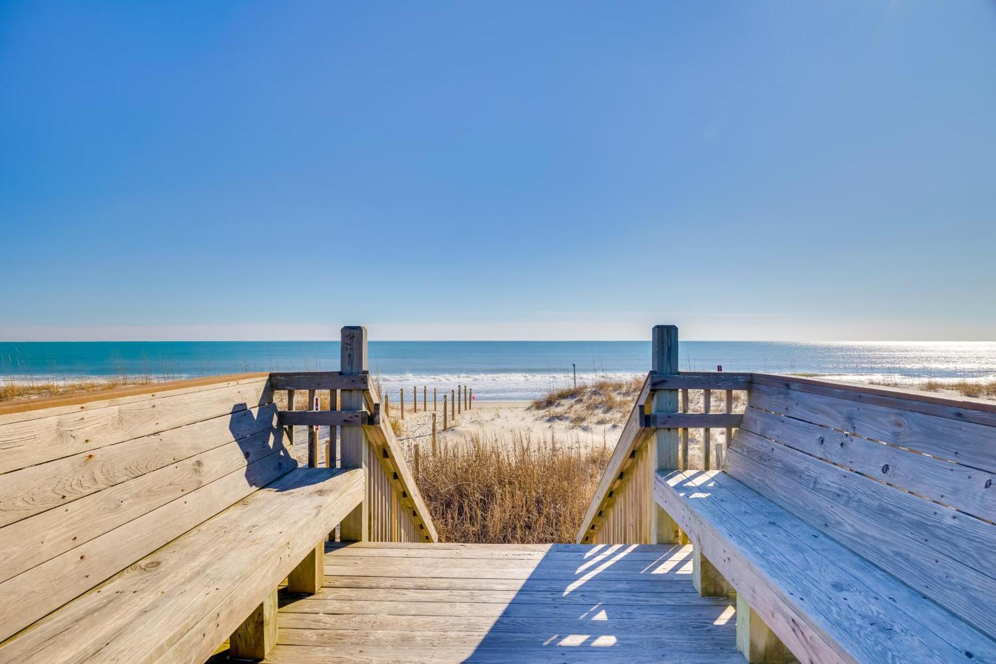 Lovely Emerald Isle Home, Walk To Beach! Ngoại thất bức ảnh