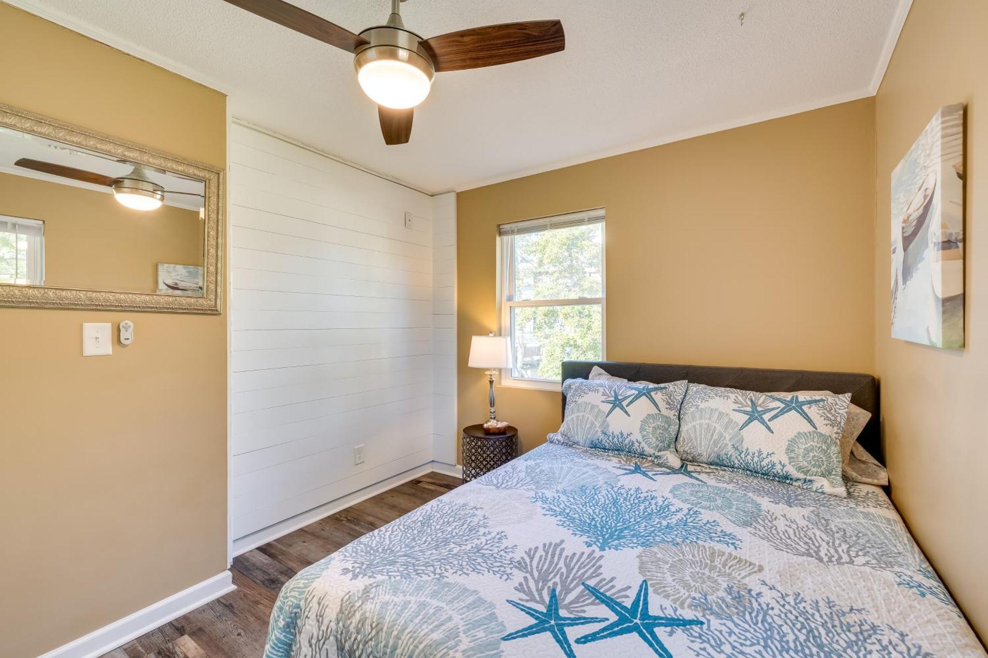 Lovely Emerald Isle Home, Walk To Beach! Ngoại thất bức ảnh