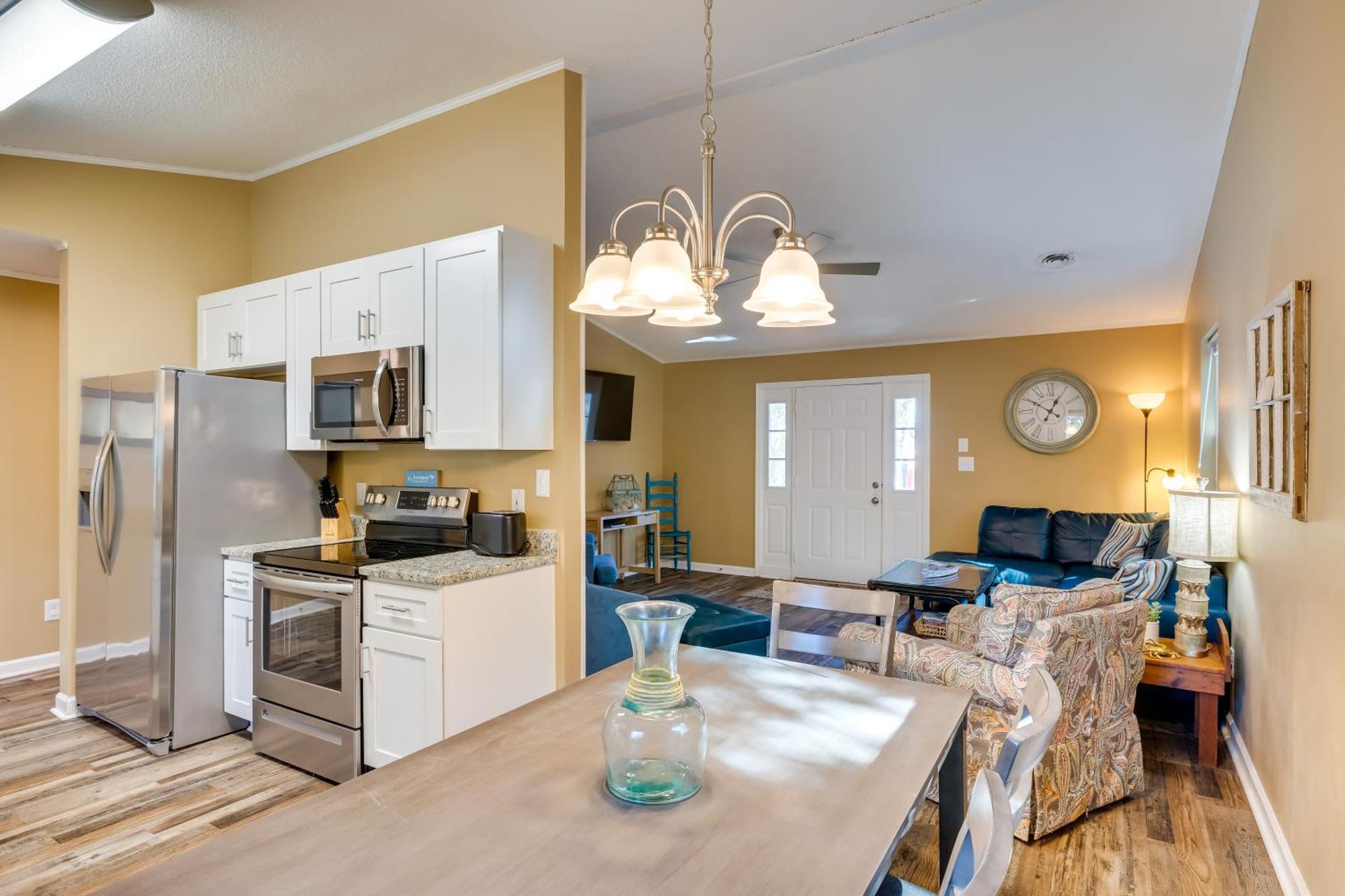 Lovely Emerald Isle Home, Walk To Beach! Ngoại thất bức ảnh