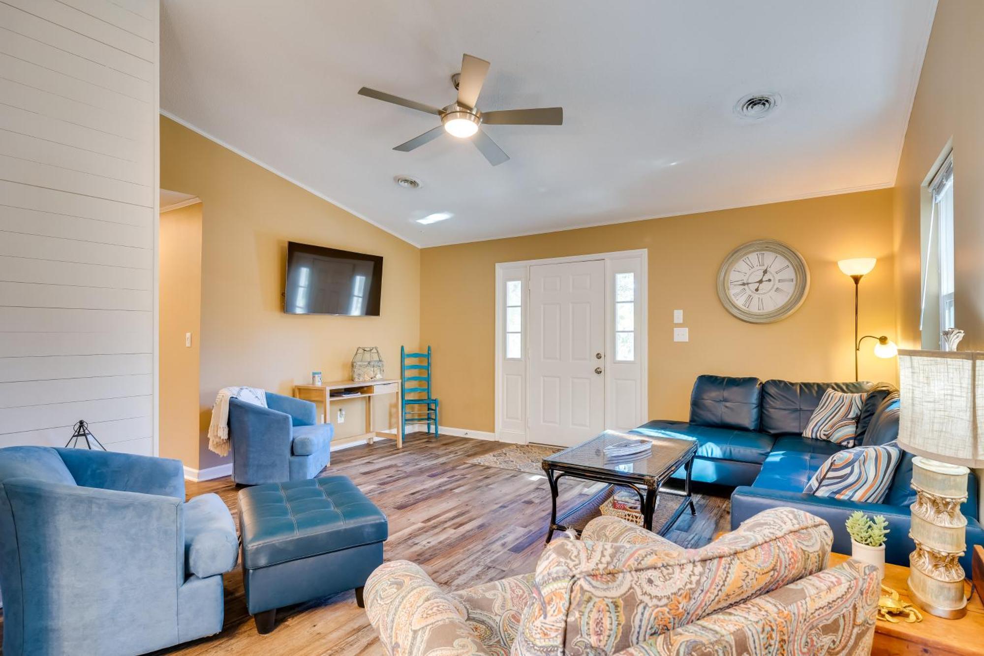 Lovely Emerald Isle Home, Walk To Beach! Ngoại thất bức ảnh